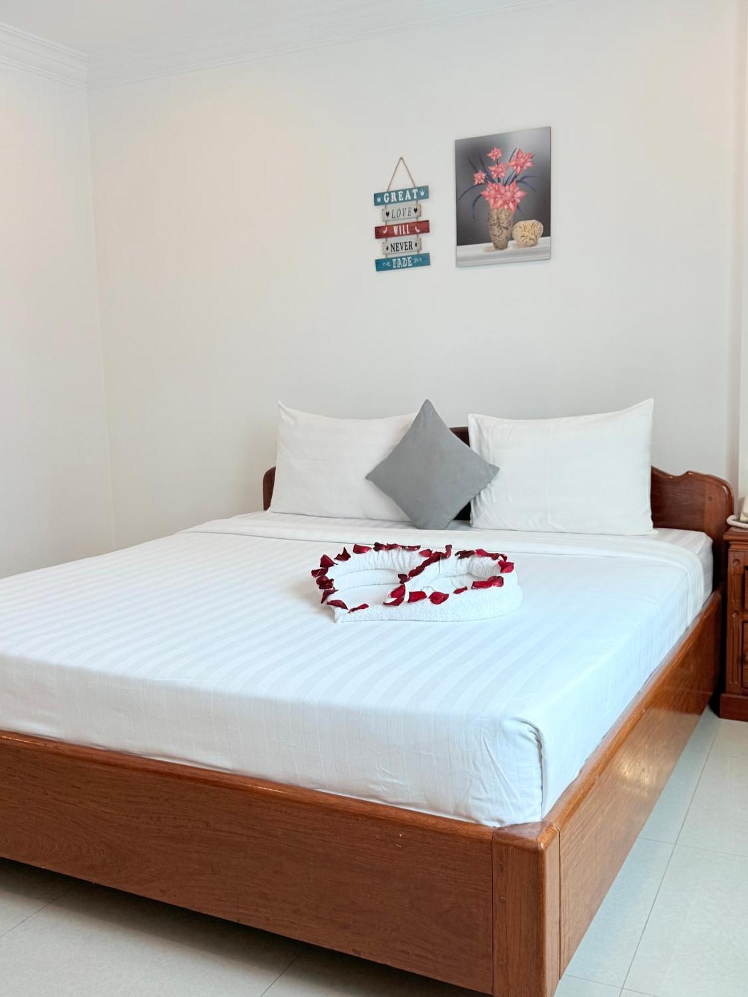 White Corner Hotel Phnom Penh Exterior foto
