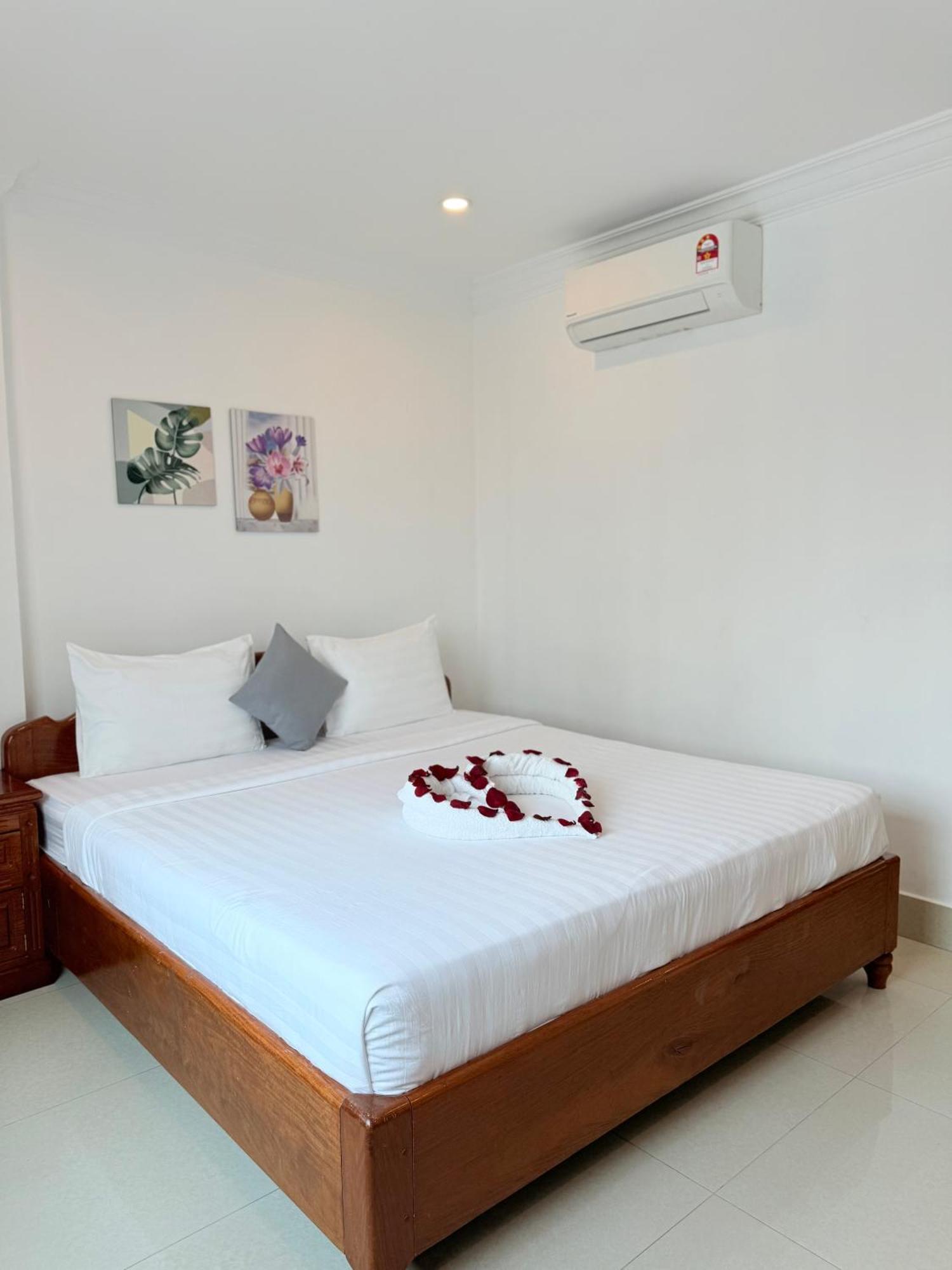 White Corner Hotel Phnom Penh Exterior foto
